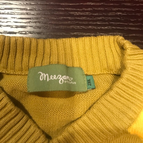 V-Neck men’s sweater - Picture 3 of 3